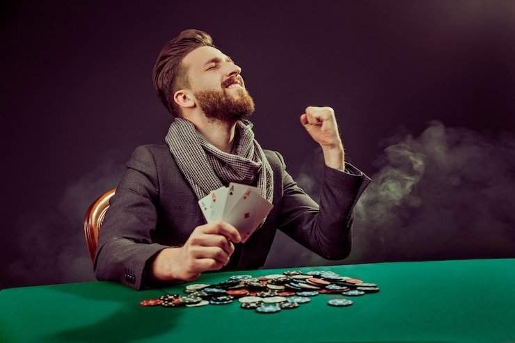 Dashboard Program Loyalitas outfit7 menampilkan tingkat keanggotaan dan progress ke tingkat berikutnya